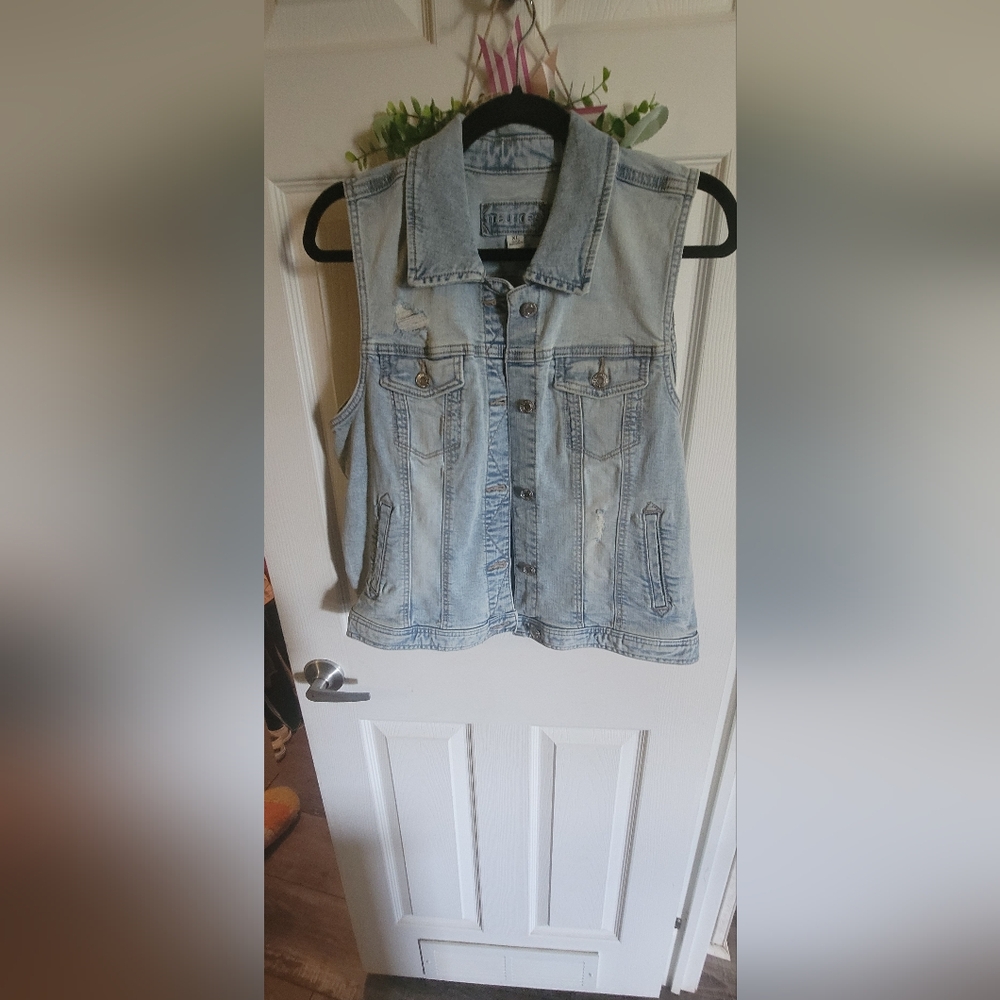 Distressed light blue jean maurices vest XL